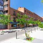 Entrevias Apartment *